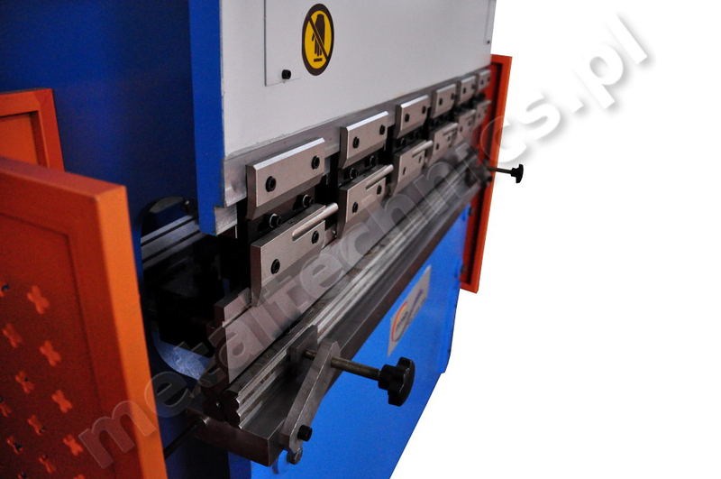 Hydrauliczna prasa krawędziowa 30 × 1320 mm