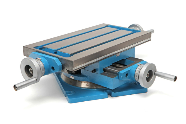 LCT 425 Kruistafel a rencontré Draaibaar Onderstel