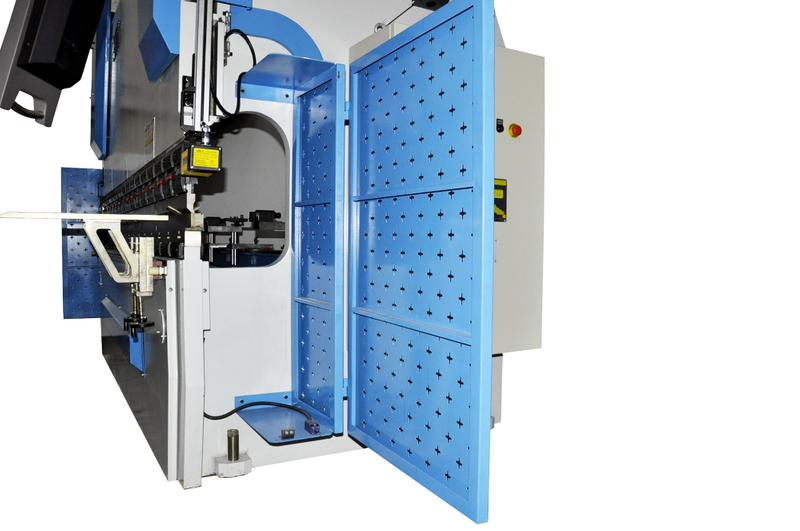 Hydrauliczna prasa CNC 2500 x 63T