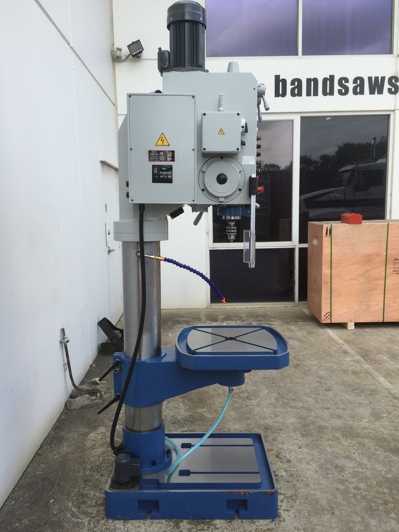 Gpd50ar. 415 volt, 50 mm Capace Greend Head Drill avec alimentation électrique, table d'alimentation vers le haut et vers le bas, liquide de refroidissement