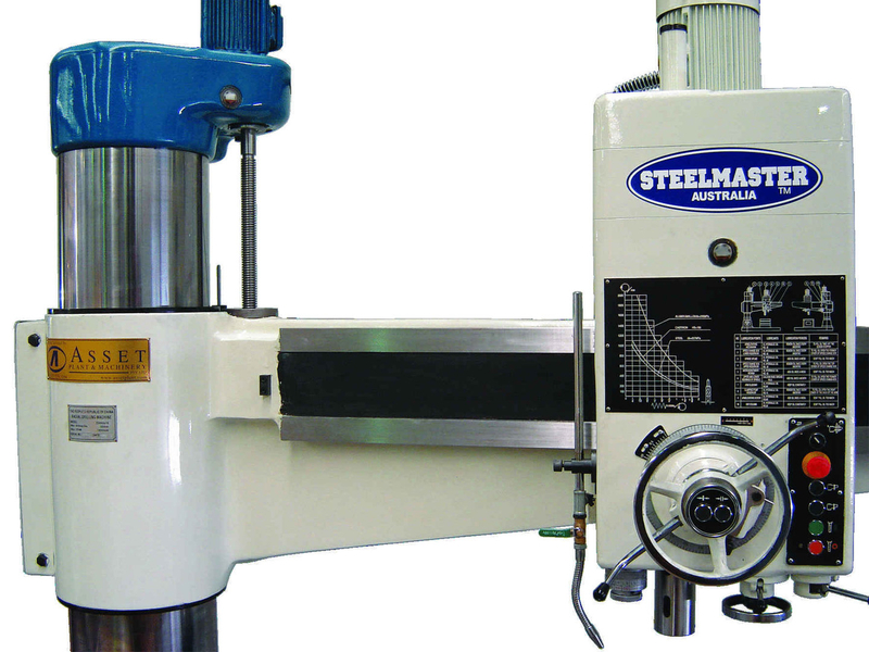 RD2063. Drillage de bras radial Steelmaster. ARME 2000 mm, capacité de forage de 63 mm, broche de 5 mt,