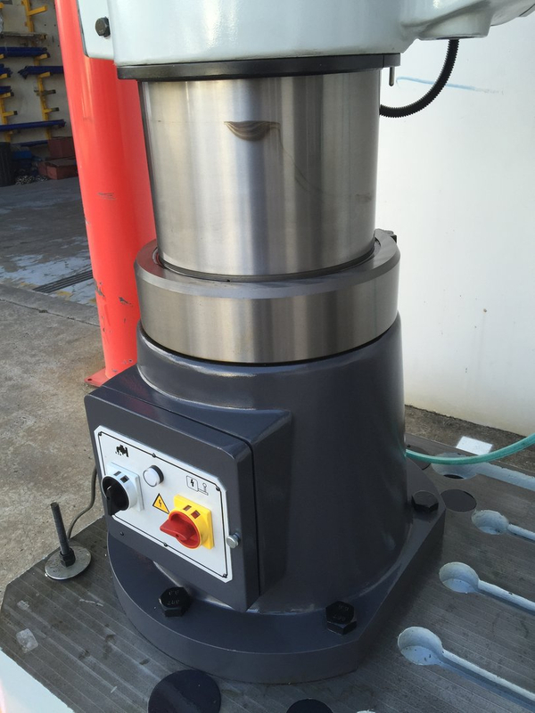 Drillage de bras radial Steelmaster. Bras de 1600 mm, capacité de forage de 50 mm, broche de 5 mt,
