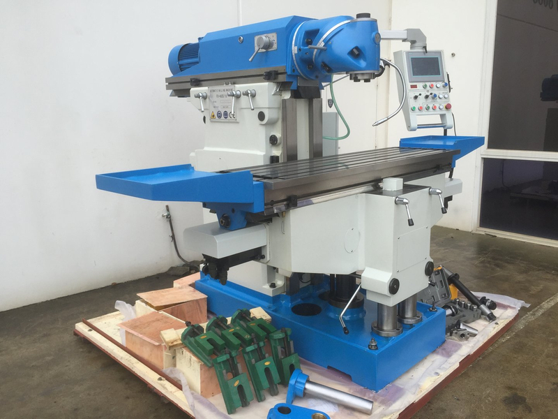 FU-460S-16. Universal Mill 1635 mm x 460 mm Tableau, broche verticale ISO 50, dro à 3 axes