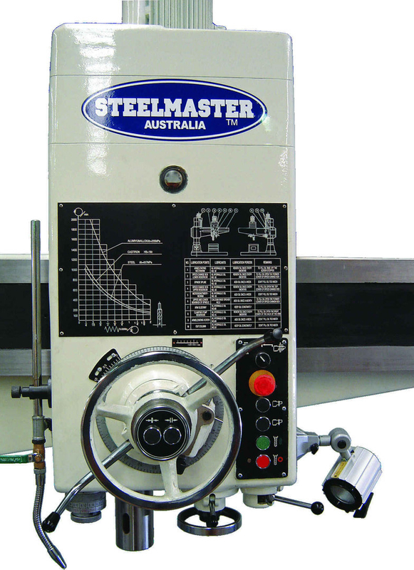 RD2063. Drillage de bras radial Steelmaster. ARME 2000 mm, capacité de forage de 63 mm, broche de 5 mt,