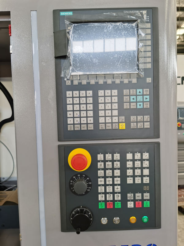 CNC Milling Machine XK7113 avec 4ème axe Optiona
