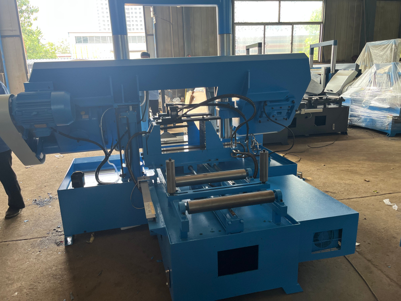 GNC4250 CNC Band Saw Machine avec chargeur automatique