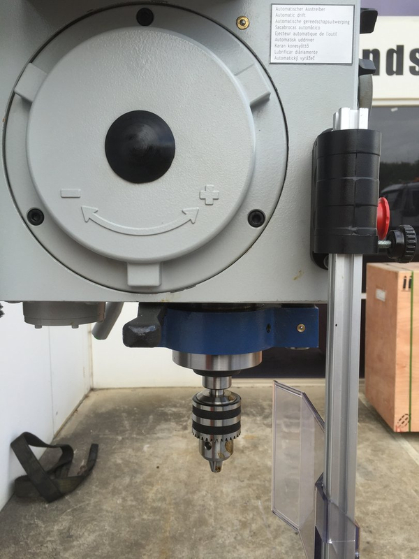 Gpd50ar. 415 volt, 50 mm Capace Greend Head Drill avec alimentation électrique, table d'alimentation vers le haut et vers le bas, liquide de refroidissement