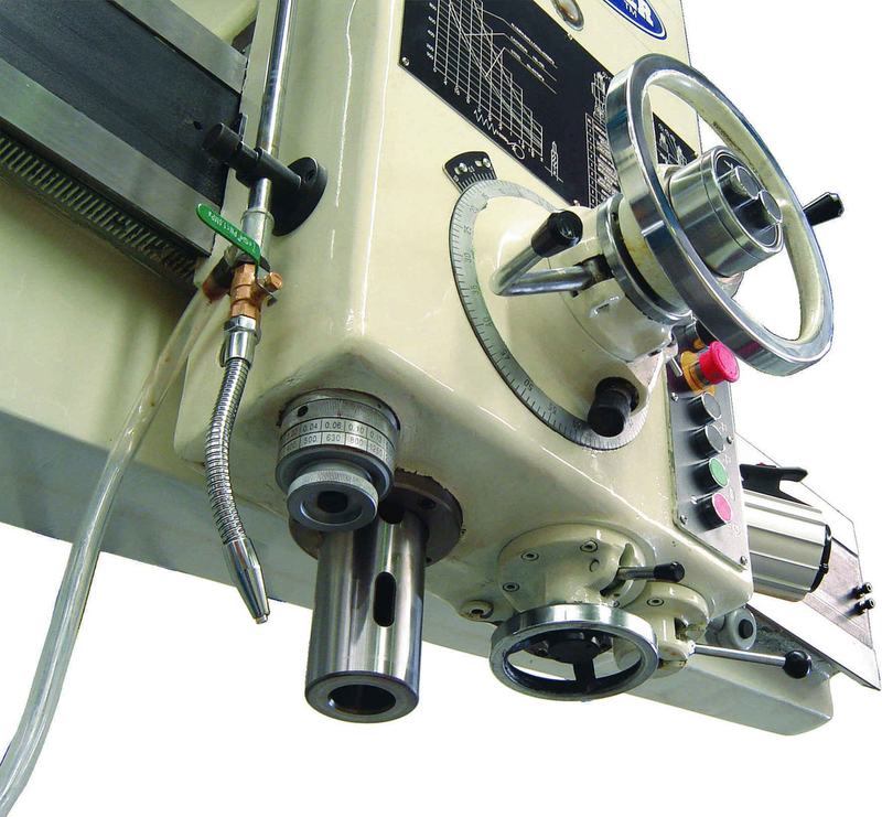 RD2063. Drillage de bras radial Steelmaster. ARME 2000 mm, capacité de forage de 63 mm, broche de 5 mt,