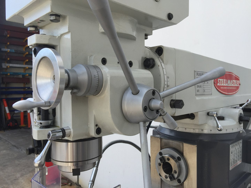 MGH757Z. Universal Mill Gear Head Drive avec Easson 3 Axe Digital Readout