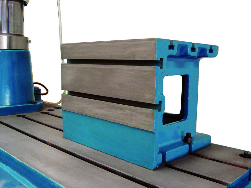 RD2063. Drillage de bras radial Steelmaster. ARME 2000 mm, capacité de forage de 63 mm, broche de 5 mt,