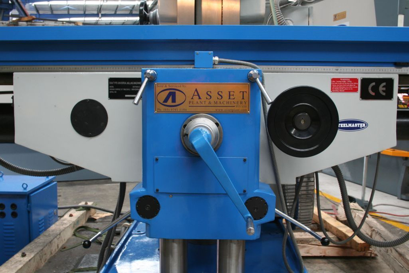 MHD2000. Moulin universel. Tableau ISO 50, 2000 mm x 500 mm, SERVO 3 axes Drive et aliments,