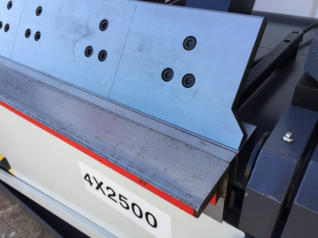  Folder panbrake hydraulique complet HFM-4-2500B industriel avec contrôleur à écran tactile PLC