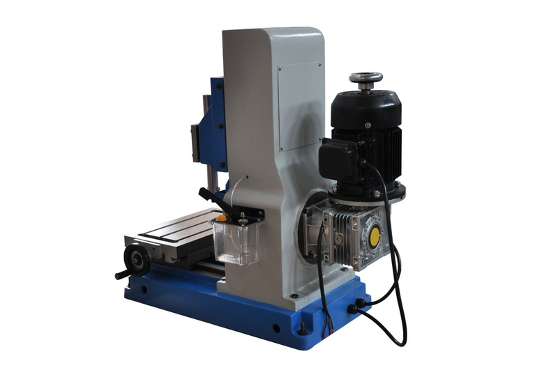  Petite machine à fentes B5012