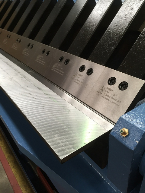 FHPB2504. Dossier panbrake. Complet hydraulique. 2500 mm x 4 mm avec réglage de pliage d'angle de réglage rapide.