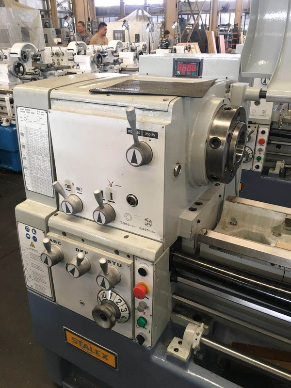 Vario Horizontal Lathe C6246 Vario (52 mm) (80 mm est facultatif) 