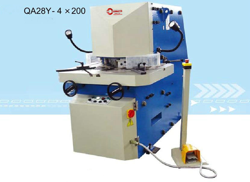 Machine de cisaillement à angle QA28Y 4x200 