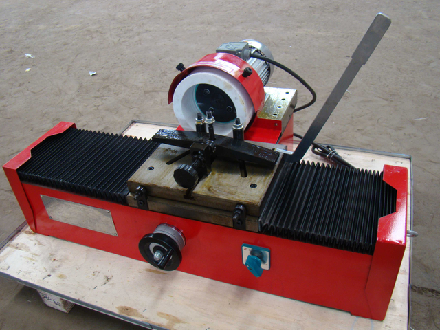 Machine de broyage de capuchon et de tige DM50