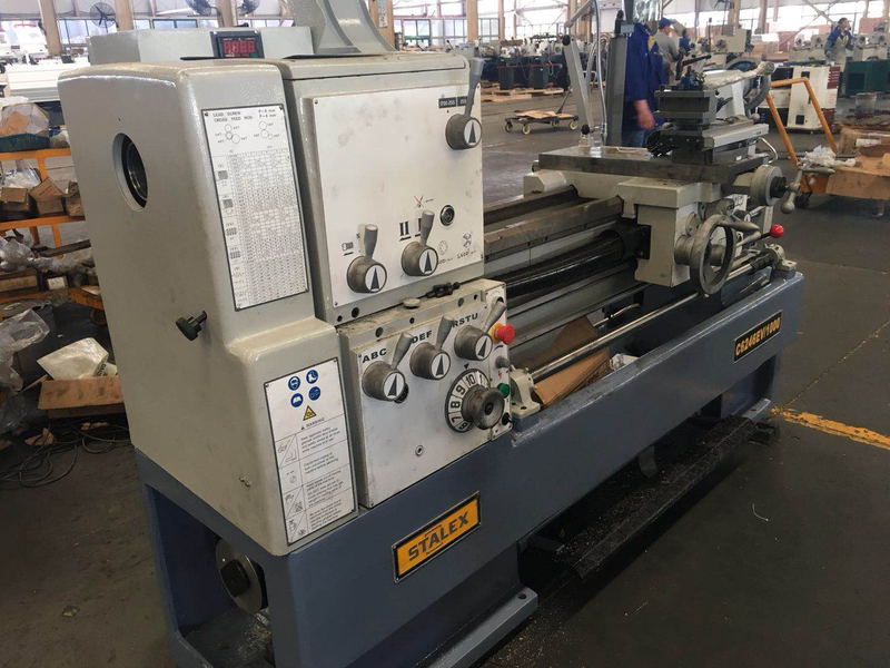 Vario Horizontal Lathe C6246 Vario (52 mm) (80 mm est facultatif) 