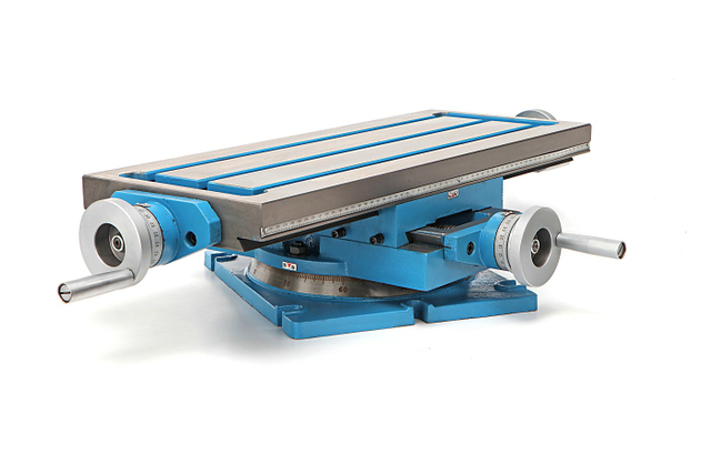 LCT 600 Kruistafel a rencontré Draaibaar Onderstel