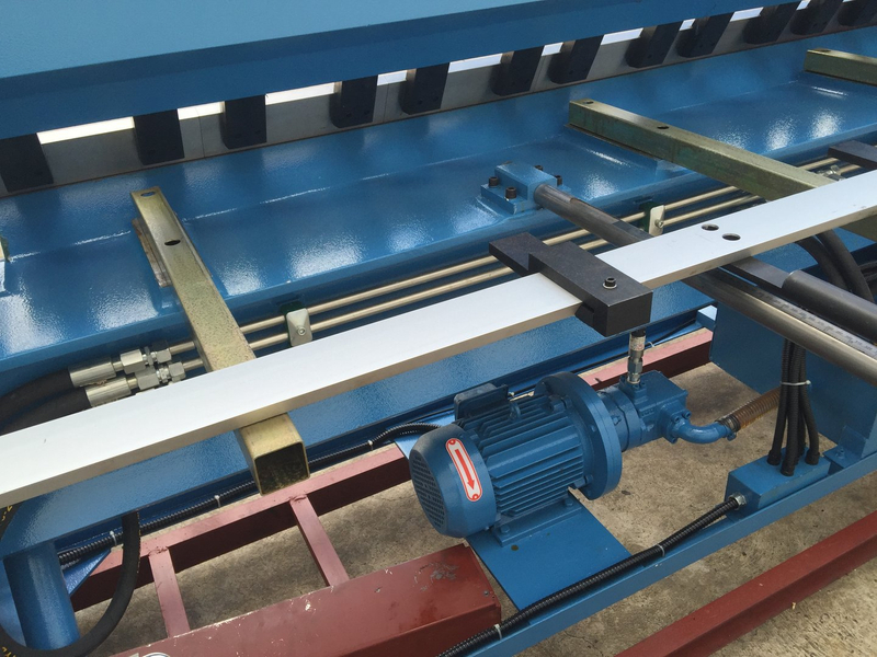 FHPB1304. Dossier panbrake. Complet hydraulique. 1300 mm x 4 mm avec réglage de pliage d'angle de réglage rapide.