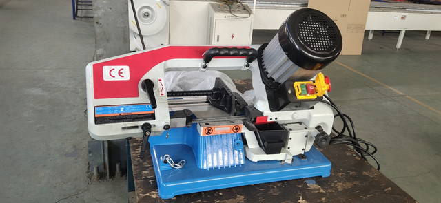 Saw G5010bz en métal