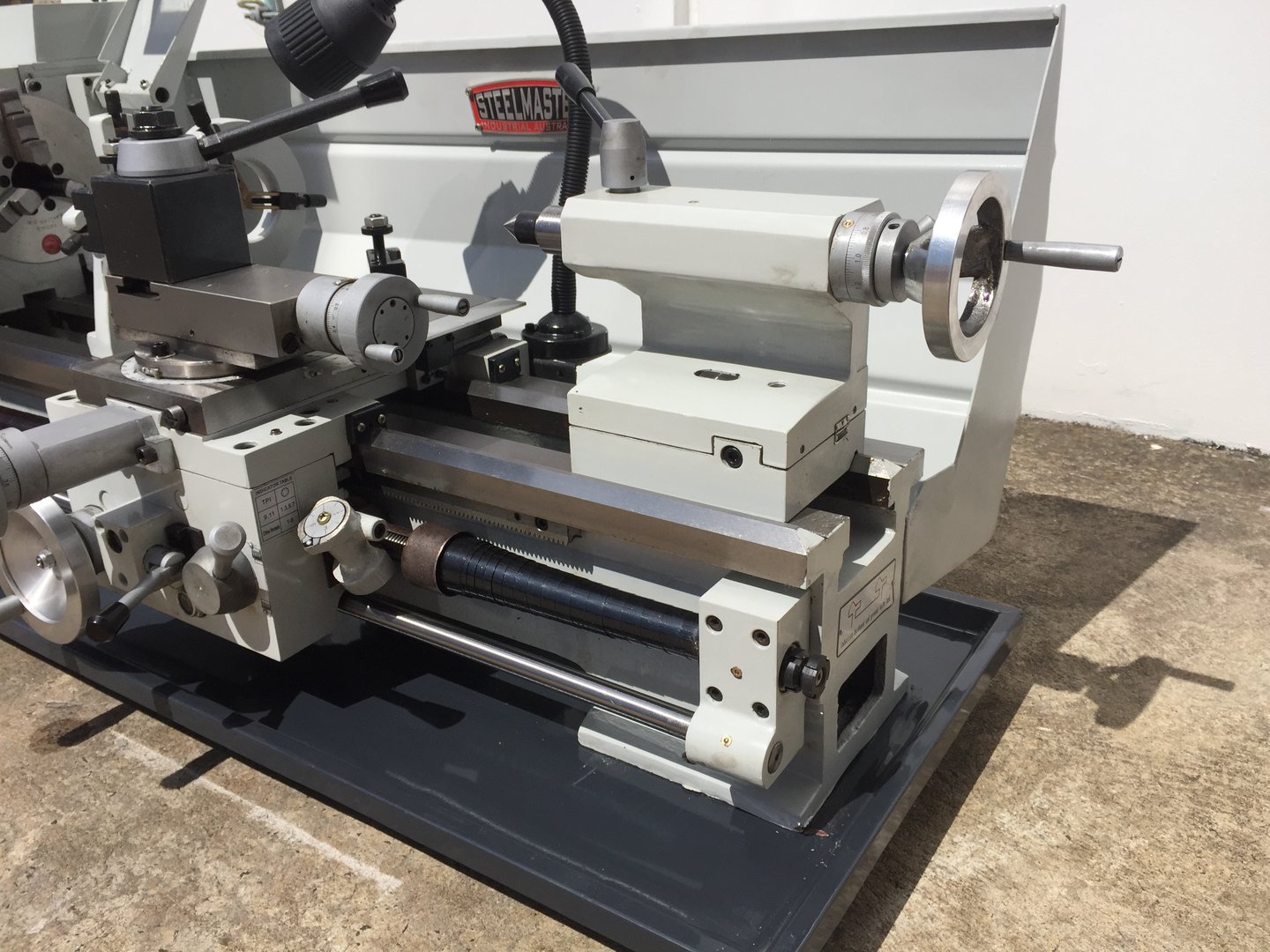 SM-1129V.Bench Lathe, centres de 750 mm, swing 290 mm, alésage de 38 mm, vitesse variable, lecture numérique à 2 axes