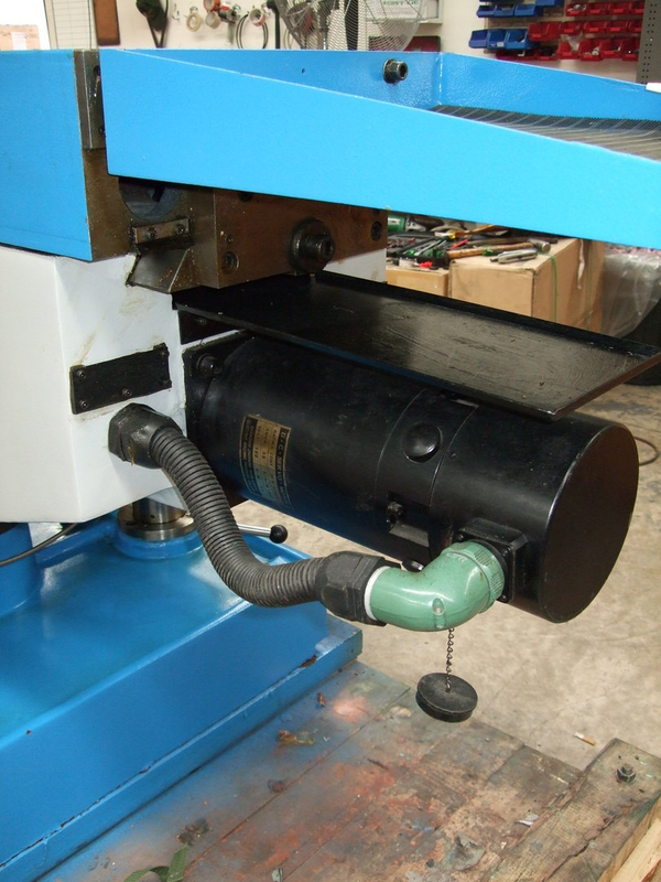 MHD2000. Moulin universel. Tableau ISO 50, 2000 mm x 500 mm, SERVO 3 axes Drive et aliments,