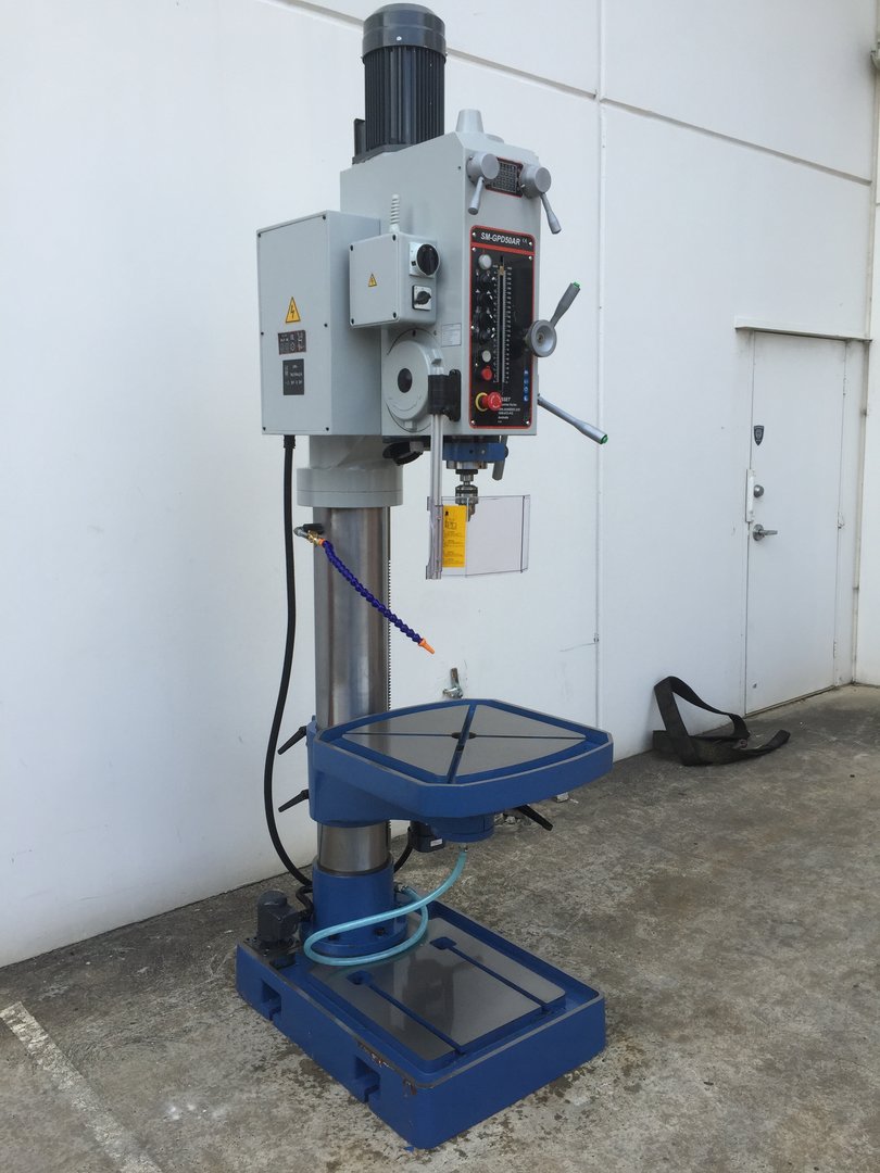 Gpd50ar. 415 volt, 50 mm Capace Greend Head Drill avec alimentation électrique, table d'alimentation vers le haut et vers le bas, liquide de refroidissement