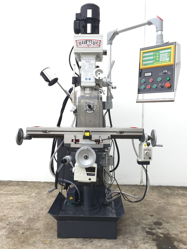 MGH50W. Universal Mill Steelmaster. Vitesse variable, entraînement en vitesse avec lecture numérique à 3 axes