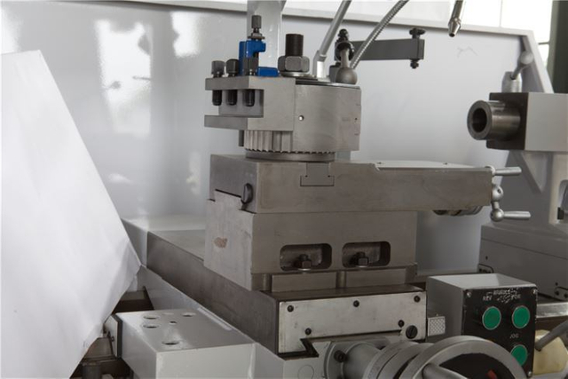 Série de tours conventionnels à vitesse variable C6266C -EVS 