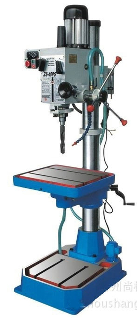 Machine de forage et de taraudage à la tête 